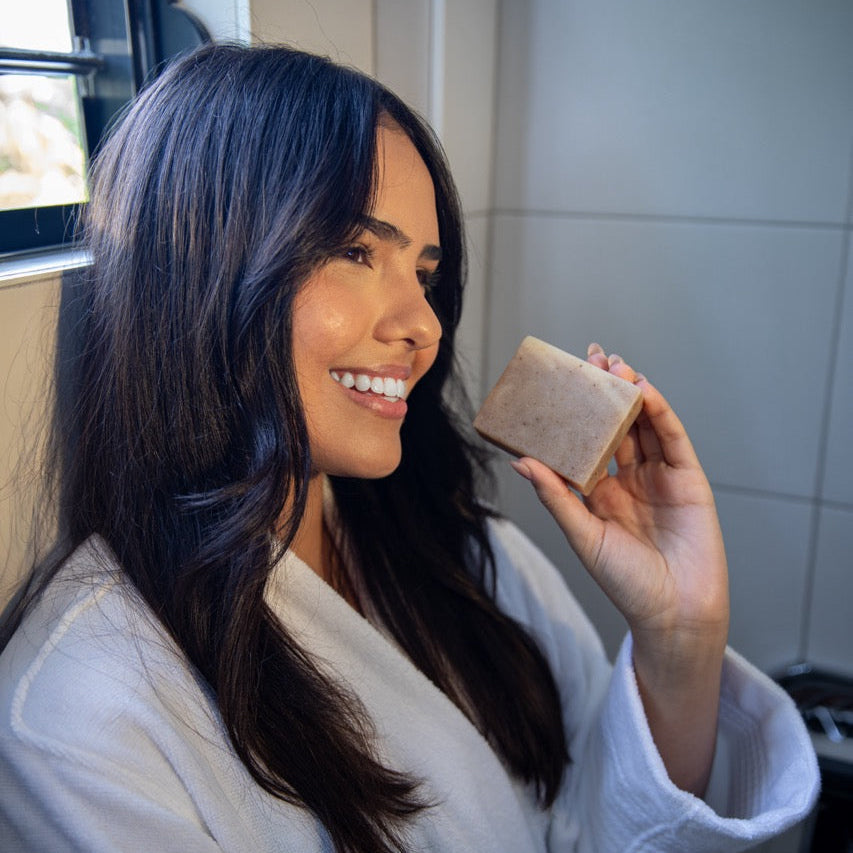 Coco y Nueces: Jabón en Barra Exfoliación Suave e Hidratación
