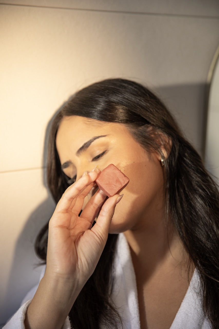 Pinki: Barra Facial Purificante y Calmante para la Piel