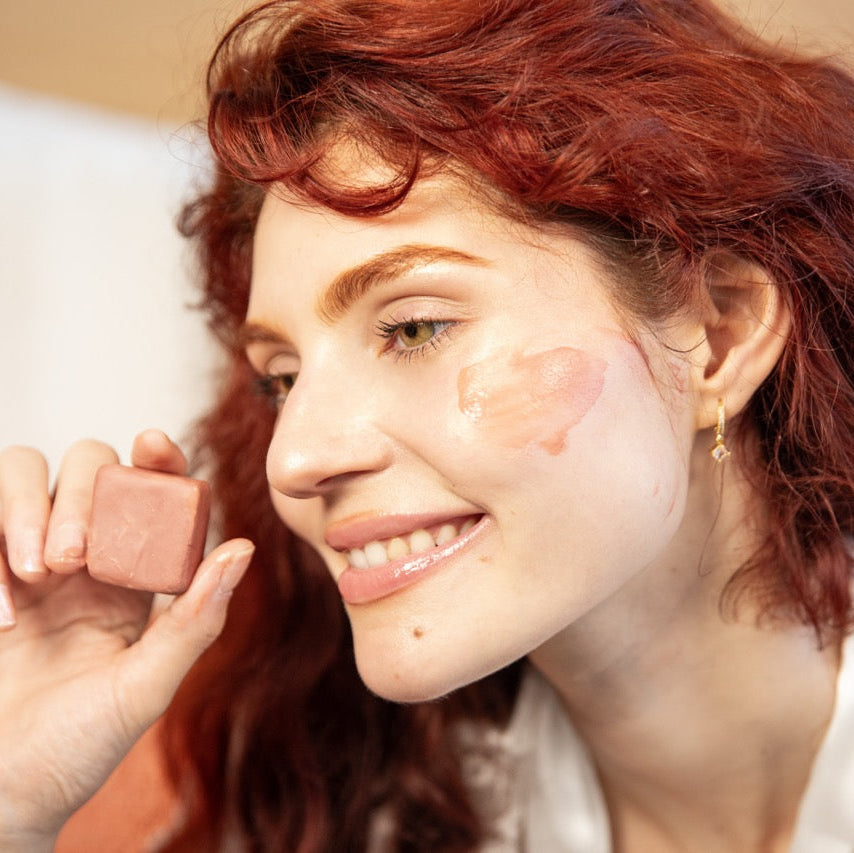 Pinki: Clarifying & Skin-Soothing Facial Mask Bar