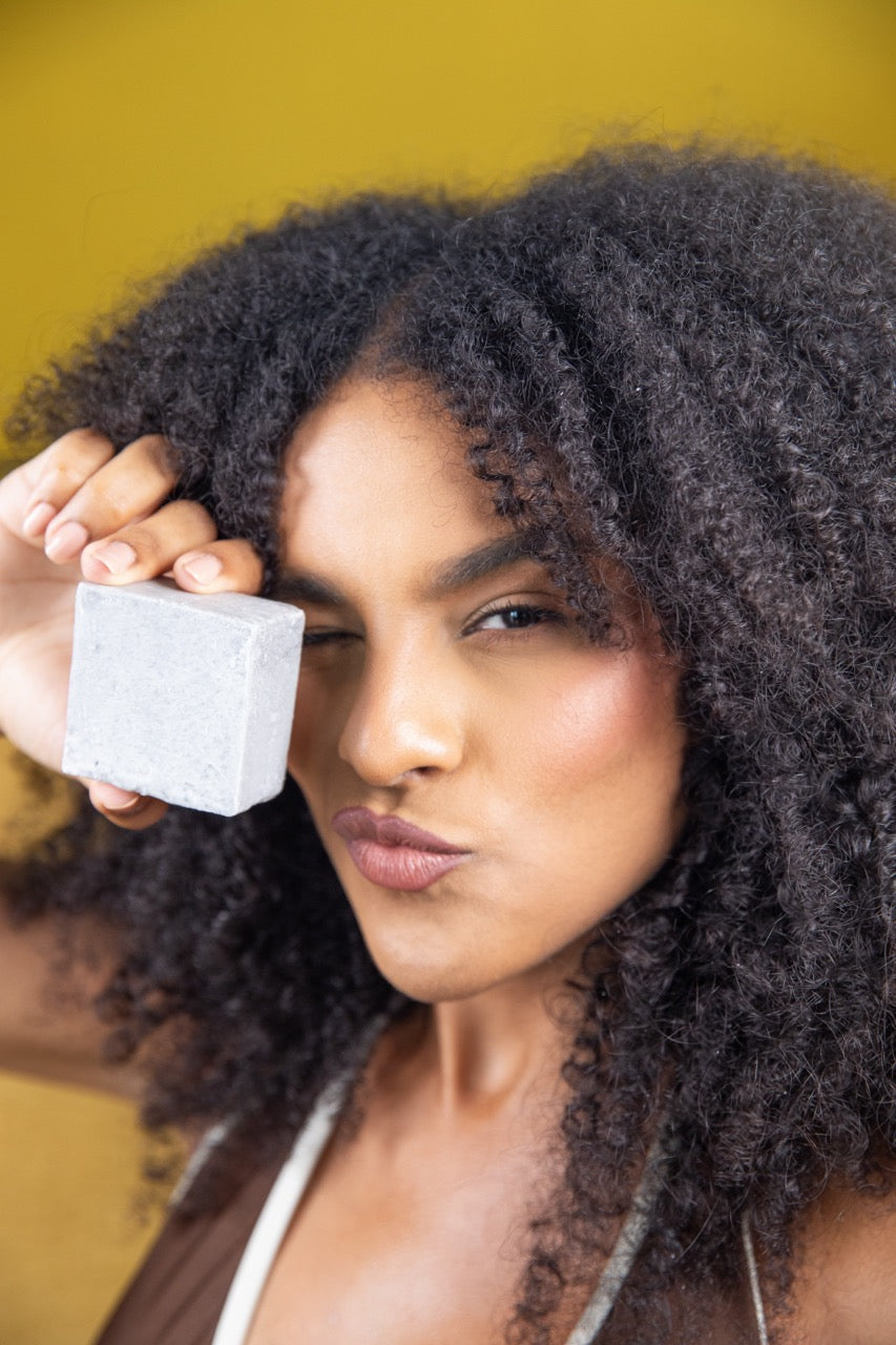 Charcoal: Acondicionador en Barra Detox y Control Grasa